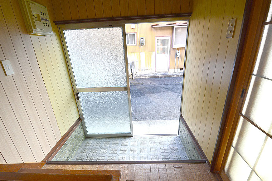 宿毛市賃貸アパート-室内から見た玄関