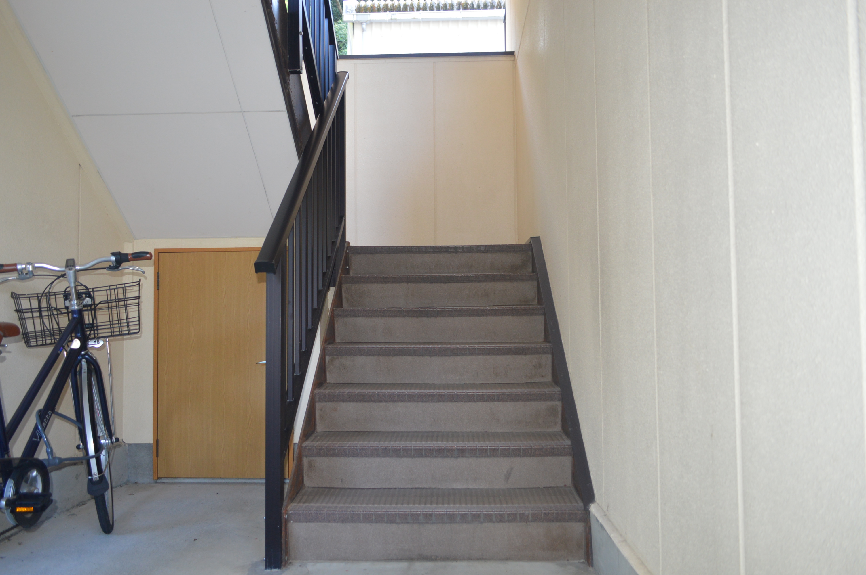 宿毛市の賃貸マンション-共用階段