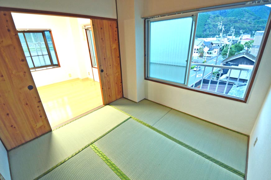 別角度より